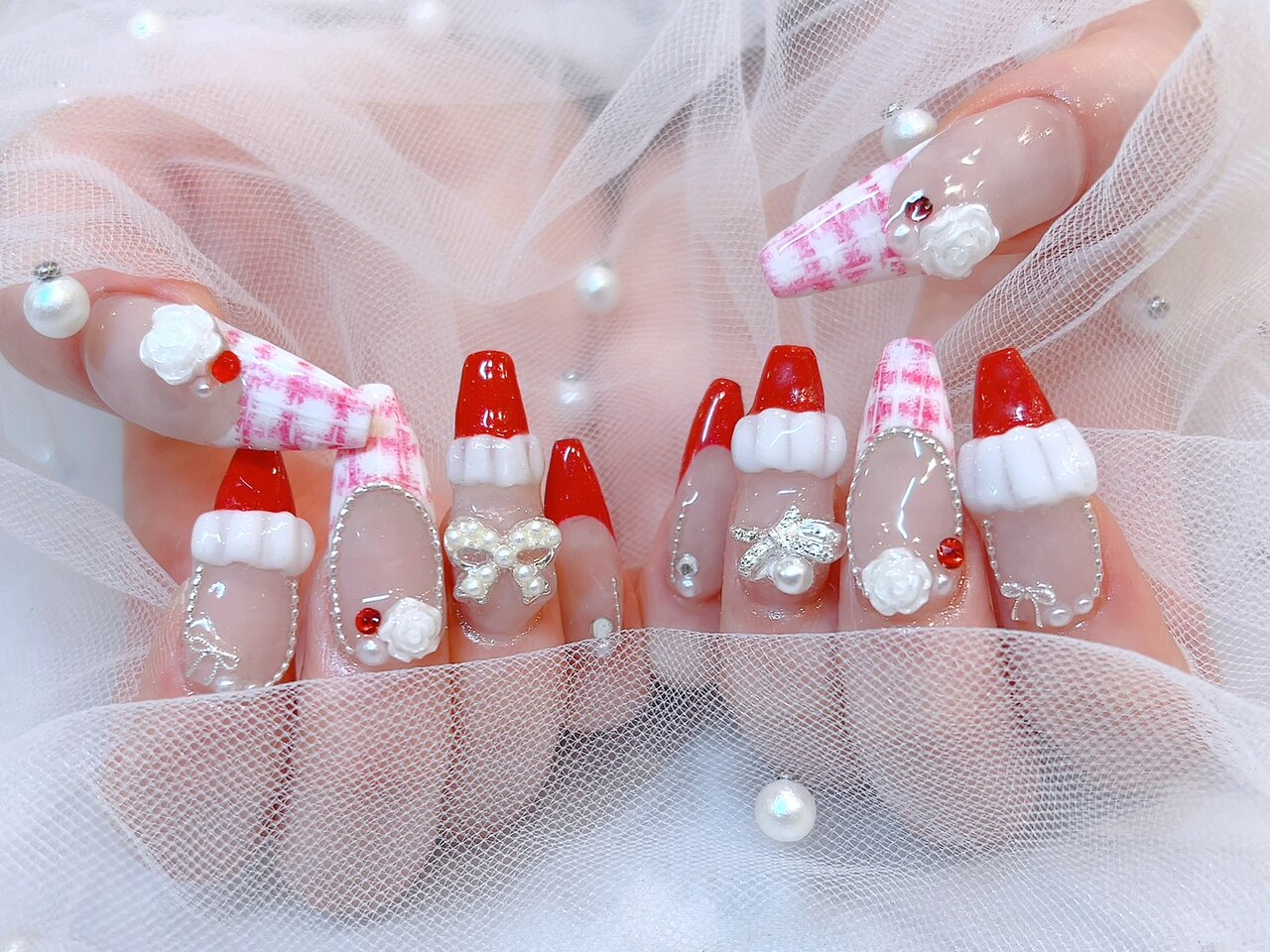 2025年-2026年冬トレンド】レッド ツイードのネイルデザイン集｜人気順