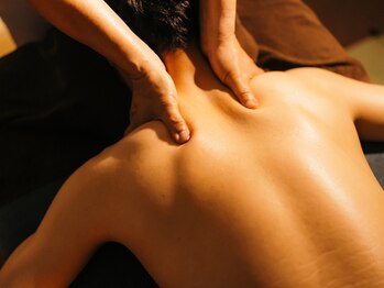 サム ボディサロンアンドリラクゼーション(SAM Body Salon&Relaxation)の写真/熟練男性の施術で首肩スッキリ!お悩み相談・延長も可。本場ヒロットで低価格ケア♪