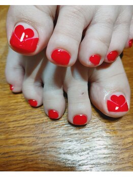 ラウ(Lau)/ハートフレンチネイル
