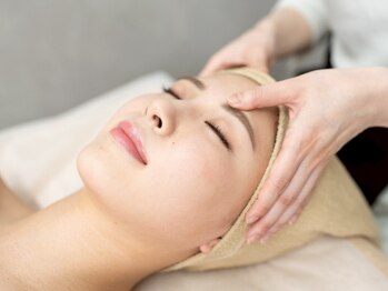 カンナム小顔 海老名店の写真/【開き毛穴・黒ずみにさよなら☆】長年の肌悩みを根本改善!隠すケアから『育てるケア』へ。ニキビケアにも