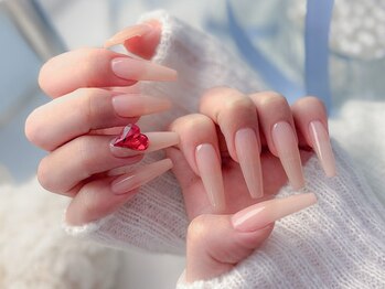 ファニー 新大久保(Hwany)の写真/【２２時まで営業】理想のお姉さんっぽネイルが叶う☆彡圧倒的な技術力で綺麗なフォルムの長さ出しを提供