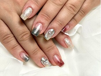 パダアット ヴァラネイル 天神南店(PADA at VALLANAIL)/ラメグラ/ハート/ギャルネイル