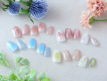 グロスネイル(gloss nail)の写真/【再現力の高さに自信あり】持ち込みデザインを忠実に再現！細部までこだわる繊細な手描きアート。