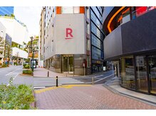 ザ ブロウ 渋谷店(THE BROW)/楽天とonitsuka tigerの間を右