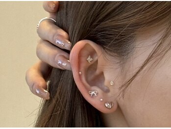 エム(eM.)/耳ツボジュエリー