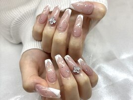 きらきらフレンチネイル