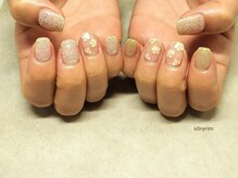 シルニー リム(Silny rim)/アシンメトリーニュアンスネイル