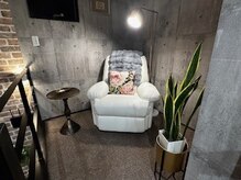 ヒィフティーケイ美肌研究所(50K美肌研究所)の雰囲気（待合室）