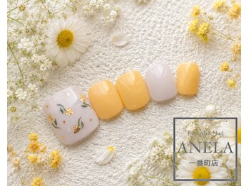 アネラ(ANELA)/花柄フットネイル
