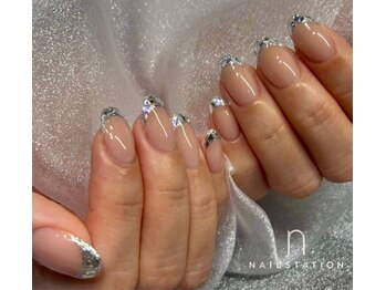 ネイルステーション アトレ川崎店(NAIL STATION)の写真/シンプルやオフィスネイルにも♪最旬デザインを毎月追加！地爪を削らないパラジェル使用で爪にも優しい☆
