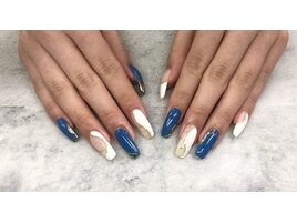 ホワイト×ブルーニュアンス
