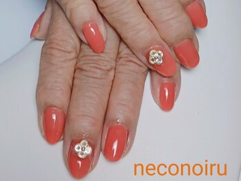 ワンカラーにパーツできらきら