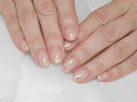 肌馴染みベージュのラメデザイン