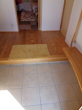 なごみ整体院/玄関の中