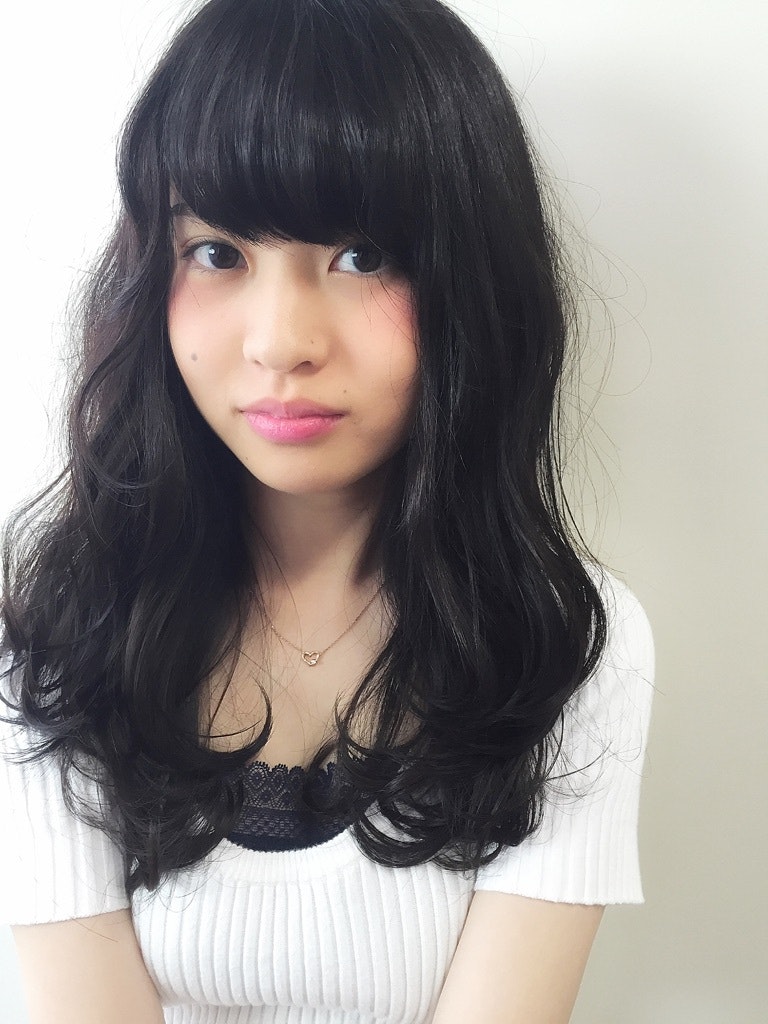 ピュアな黒髪でかわいいスタイルを追求 自由なアレンジで楽しんで ホットペッパービューティーマガジン