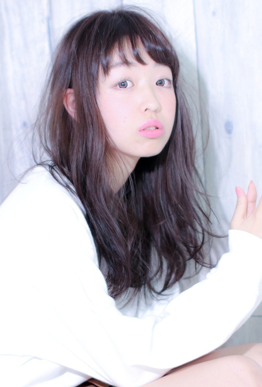 エッジィなグレーのヘアカラーでクール イノセントな魅力を ホットペッパービューティーマガジン