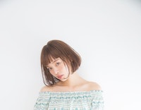 ぱっつんロング モデルや芸能人もやっている 3歳若返る大人可愛いスタイルでプチイメチェン ホットペッパービューティーマガジン ぱっつんロング モデルや芸能人もやっている 3歳若返る大人可愛いスタイルでプチイメチェン ホットペッパービューティーマガジン