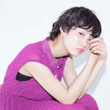 清楚に見えるヘアカラーと言えばやっぱり黒。ほんの少しアレンジを加えて黒髪美人を目指しましょ♡