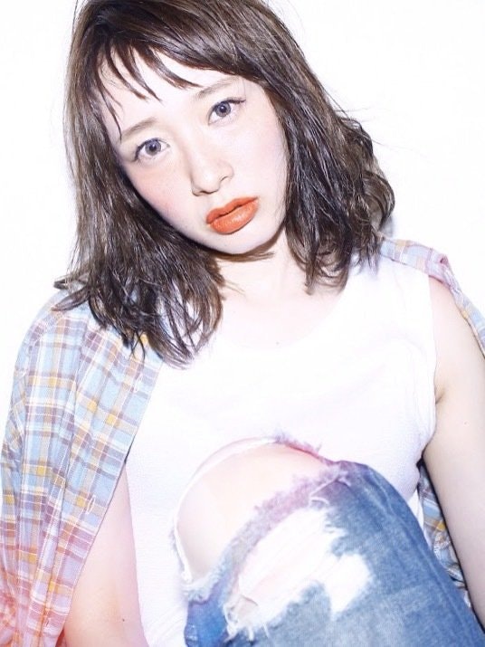 この春は黒に近いグラデーションカラーで決まり!初心者さんでも簡単可愛い髪色に!のサムネイル画像