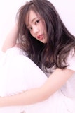 ラベンダーのヘアカラーが新鮮♡暗色ヘアカラーには透明感とツヤ感をプラスして