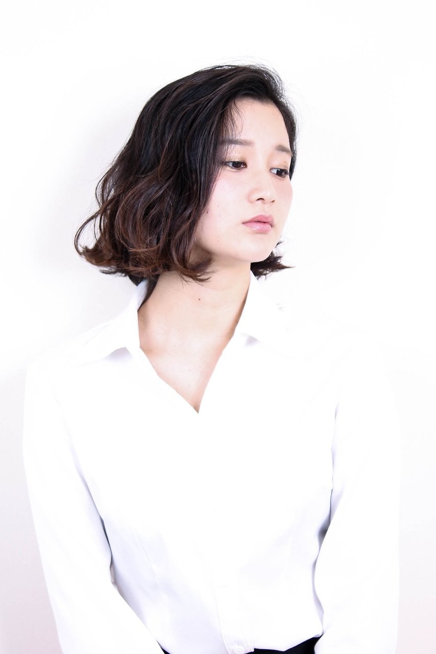 ワンレンボブ パーマで軽やかに春を迎えましょ 真似してみたい大人可愛いスタイルにキュン ホットペッパービューティーマガジン ワンレンボブ パーマで軽やかに春を迎えましょ 真似してみたい大人可愛いスタイルにキュン ホットペッパービューティーマガジン