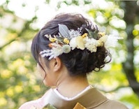 シルエット 重視のダウンスタイル パーティ仕様のヘアアレンジまとめ ホットペッパービューティーマガジン