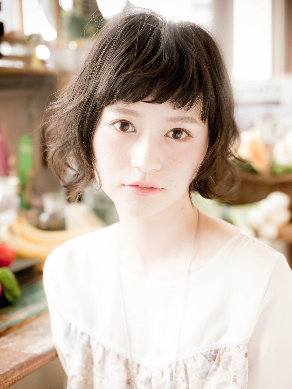 16春夏 ショートの眉上バングで半歩先をいくオシャレさん 涼しげな目元で春を先取り ホットペッパービューティーマガジン