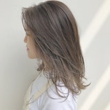 【2020年秋】ミディアムのレイヤーカットで伸ばしかけでも今っぽに◎