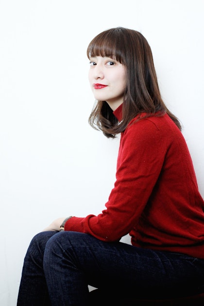 可愛いだけじゃない 黒髪 赤リップで目指すワンランク上のオシャレ 大人女子の洗練スタイル ホットペッパービューティーマガジン
