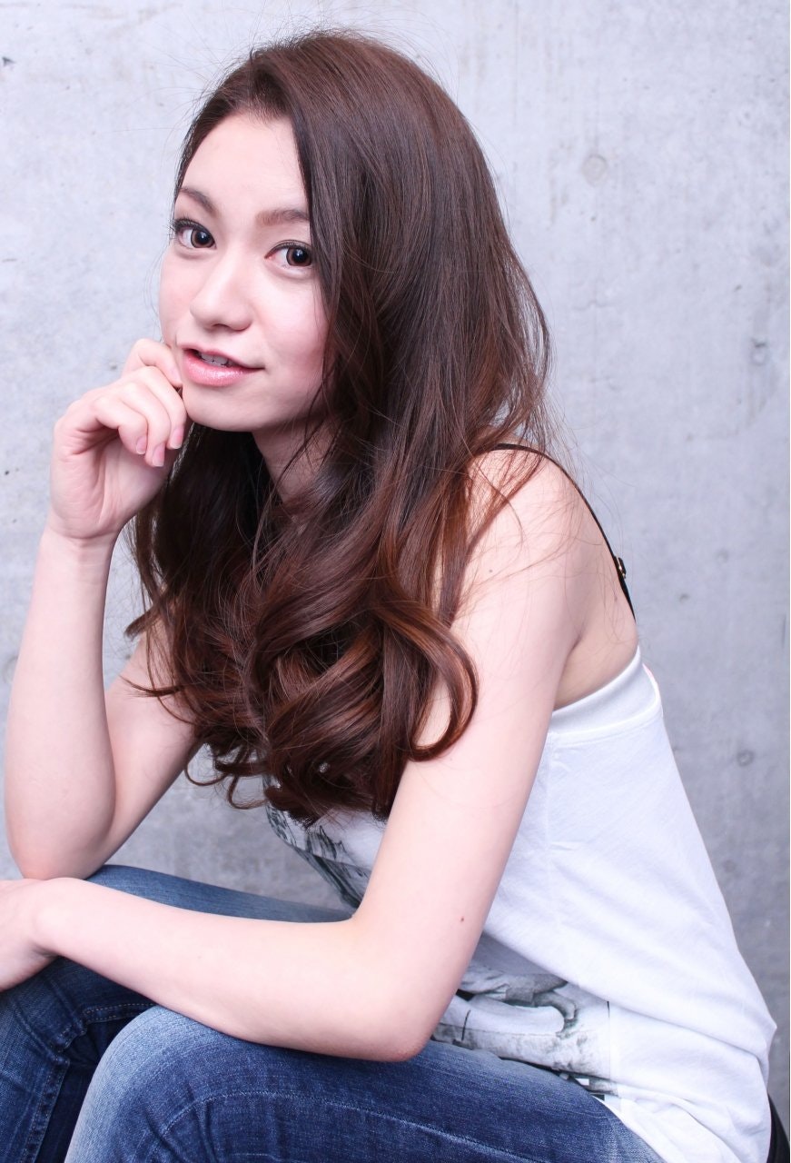 グラデーションで髪に優しいニュアンスを♡きれいなお姉さんになれるヘアのサムネイル画像