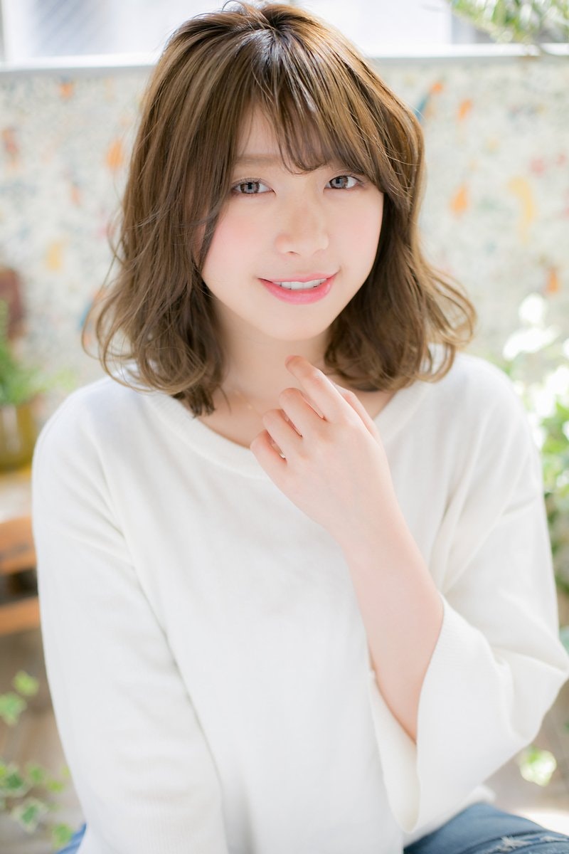 18 春 ゆるふわパーマで愛され系の髪型に モテミディアムで彼をドキッとさせちゃお ホットペッパービューティーマガジン 18 春 ゆるふわパーマで愛され系の髪型に モテミディアムで彼をドキッとさせちゃお ホットペッパービューティーマガジン