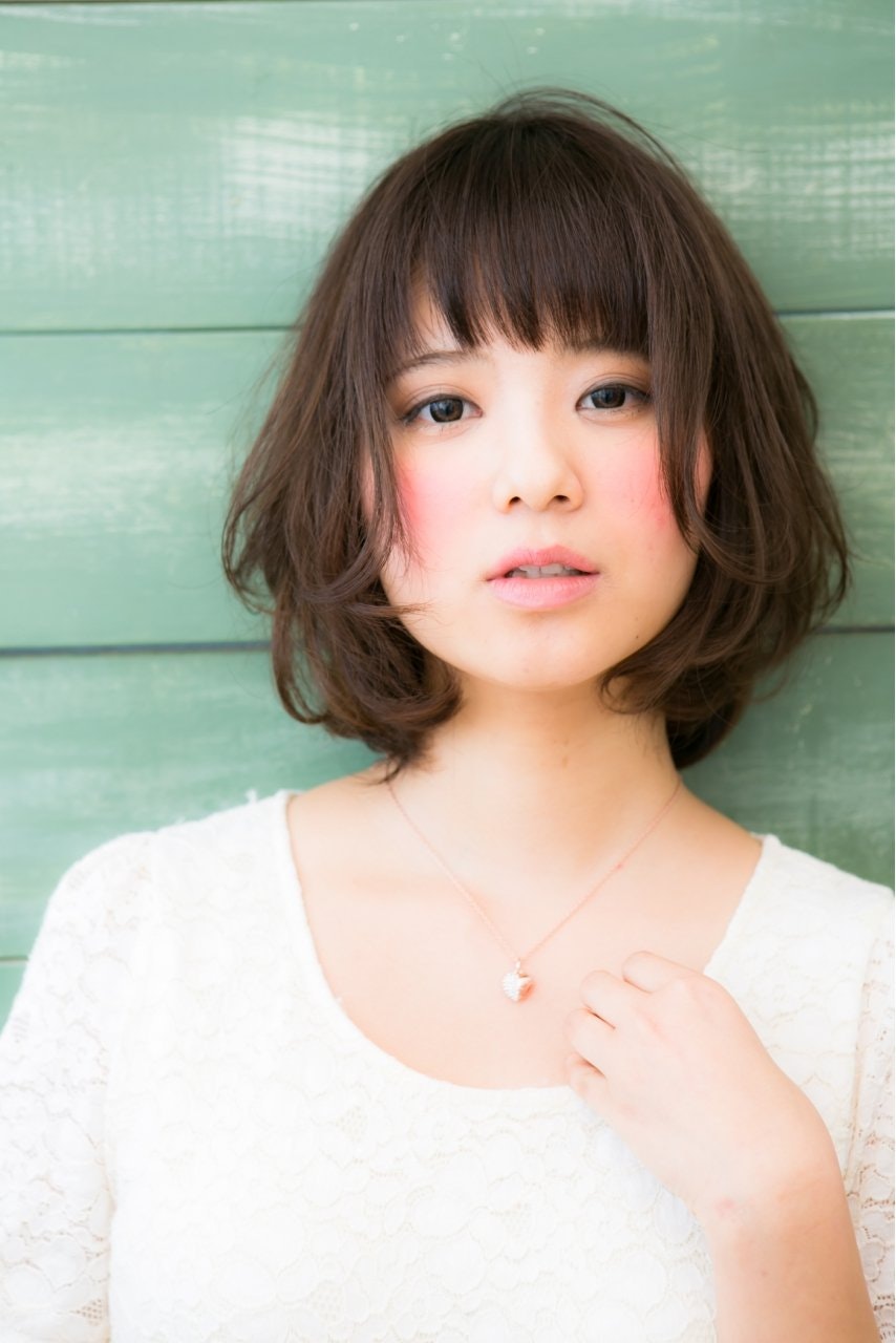 エアリーボブで思い切った短めスタイルに挑戦しませんか?のサムネイル画像