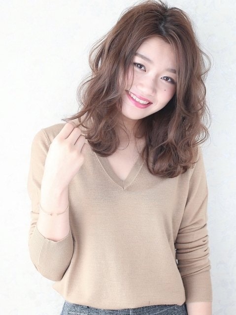 大人っぽい髪型ってどんなスタイル 真似したい大人のフェミニンヘアを一挙公開 ホットペッパービューティーマガジン