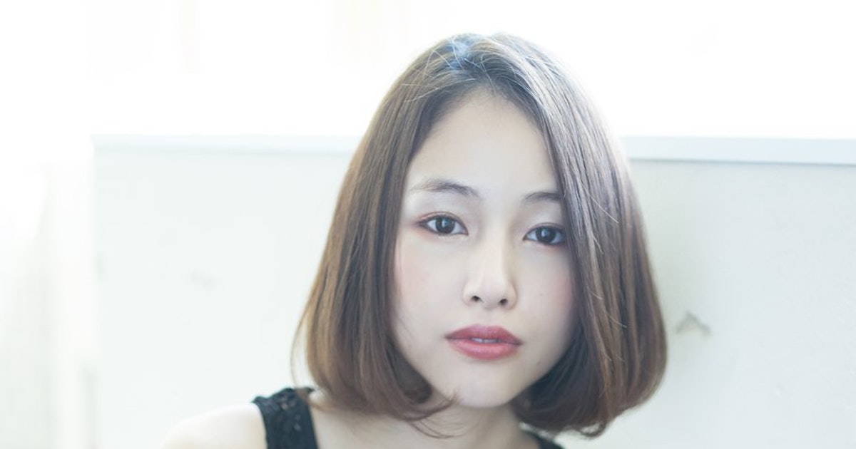センター分けボブが注目度急上昇中 小顔効果も な愛されスタイル ホットペッパービューティーマガジン センター分けボブが注目度急上昇中 小顔効果も な愛されスタイル ホットペッパービューティーマガジン