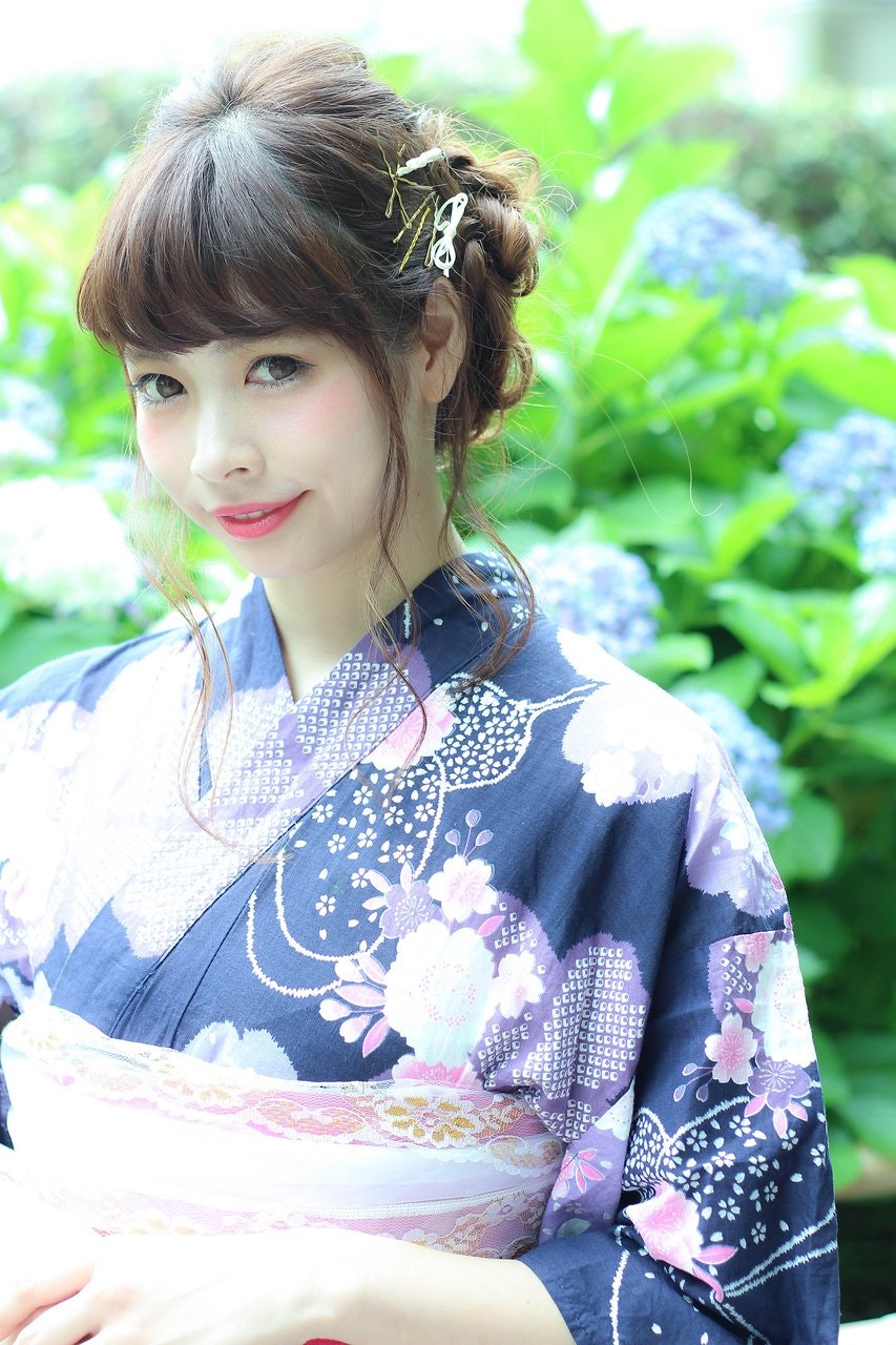 浴衣姿をさらにcuteに 和服にも編み込みがアツイ 激カワアレンジ集 ホットペッパービューティーマガジン