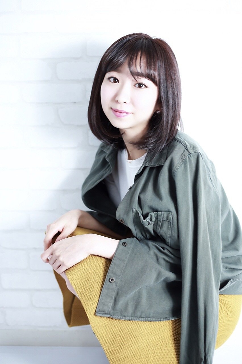 秋冬は重ためヘアが気分 カラーや前髪で遊べるミディアムヘアはいかが ホットペッパービューティーマガジン