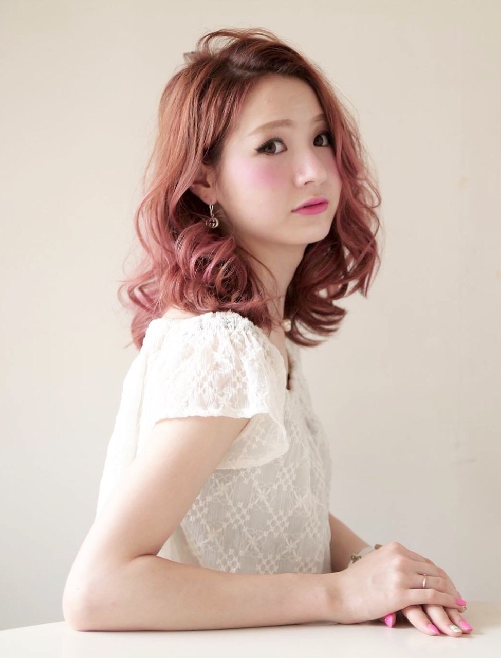 おしゃれになりたかったら、カラーリングにピンクを使ってみよう!のサムネイル画像