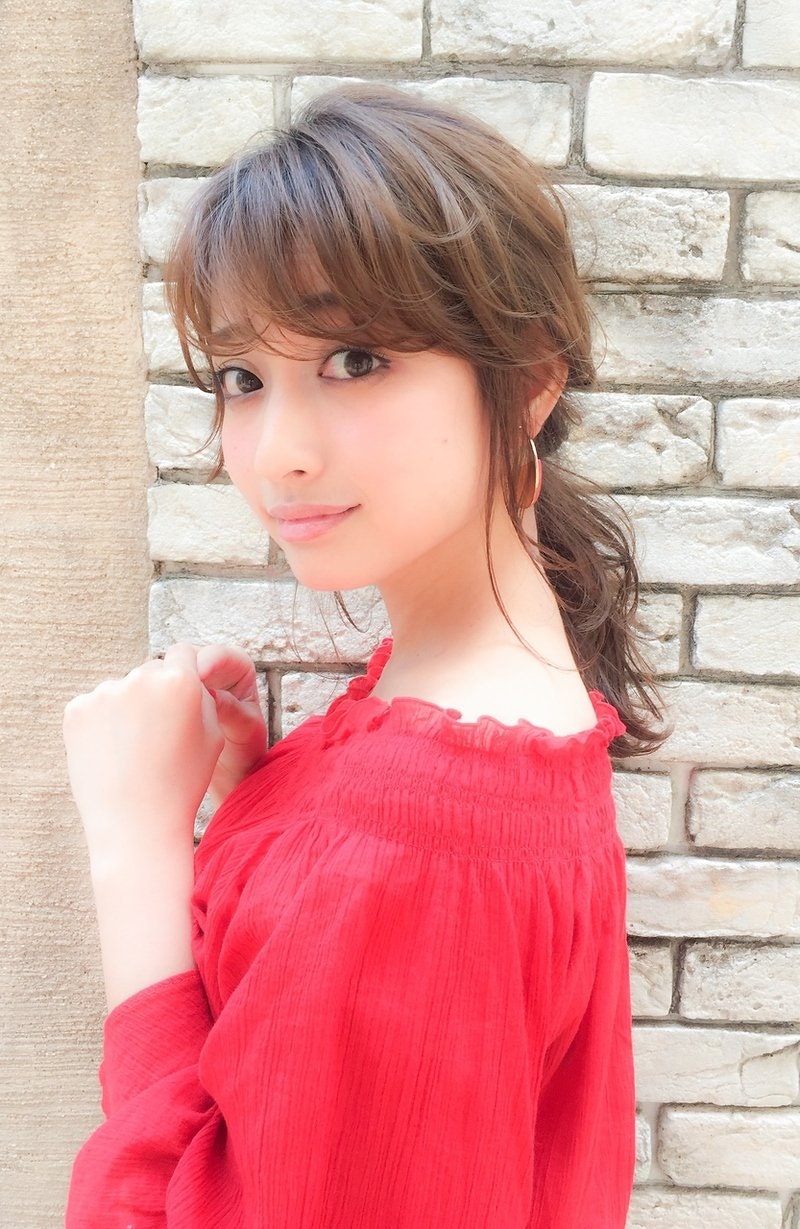 かわいいポニーテールに恋してる♡アクティブでおしゃれな簡単ヘアアレンジ特集のサムネイル画像