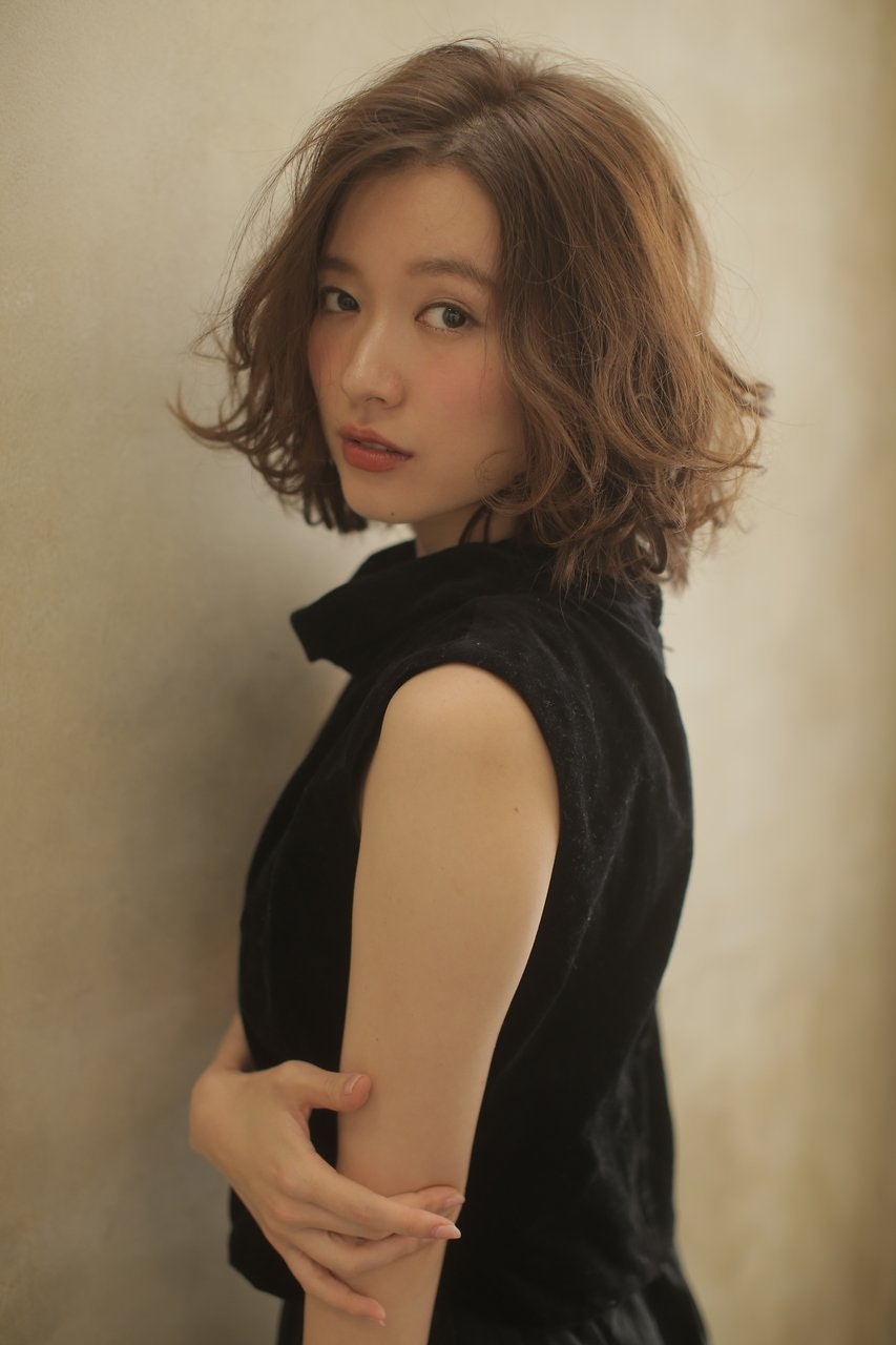 洗練された【前下がりボブ】で、色香漂うクール&フェミニンなミセス♡のサムネイル画像