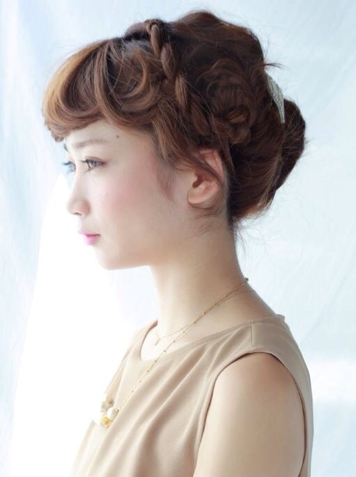 フォーマルからカジュアルまで♡お呼ばれに最適な大人可愛いアップスタイル集のサムネイル画像