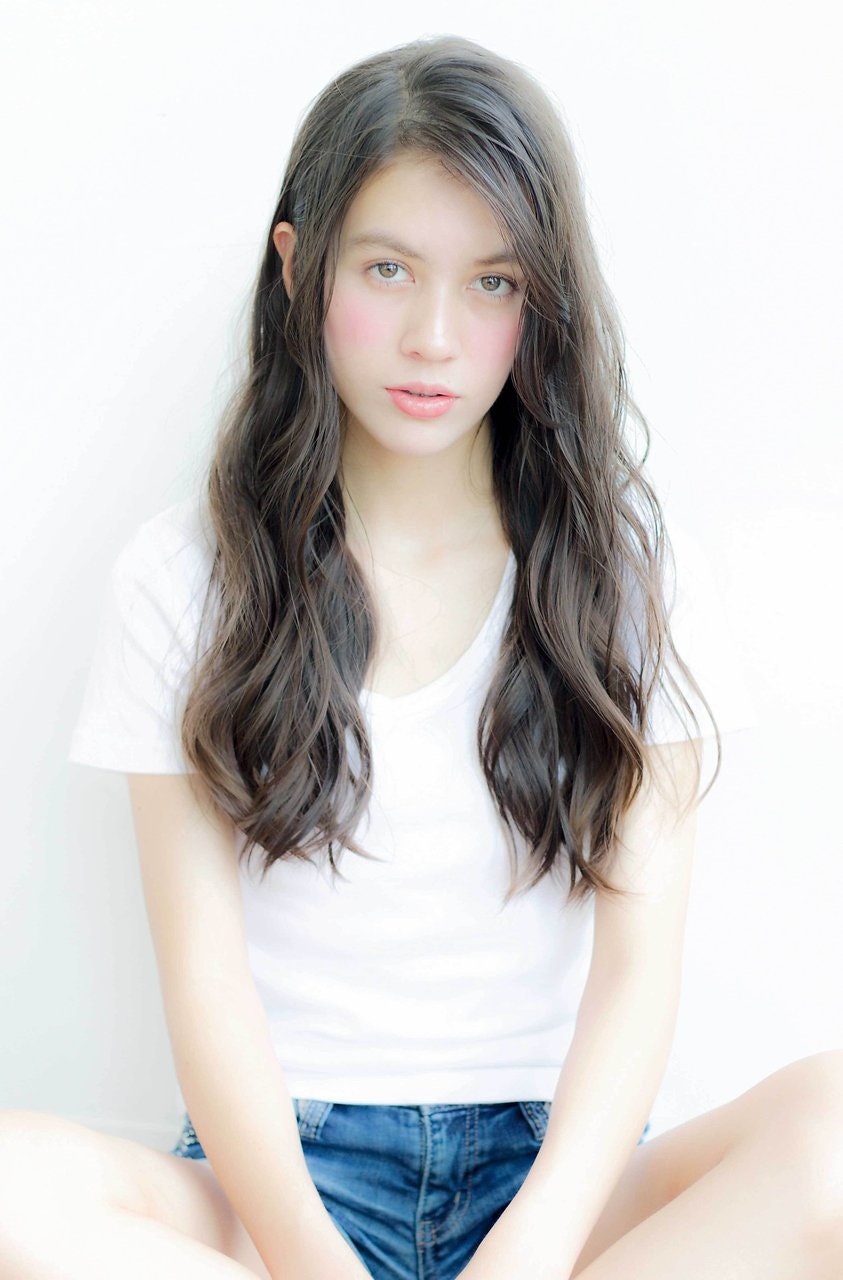 透明感のある髪色にすれば柔らかいニュアンスが生まれる★お勧めのカラースタイル集のサムネイル画像