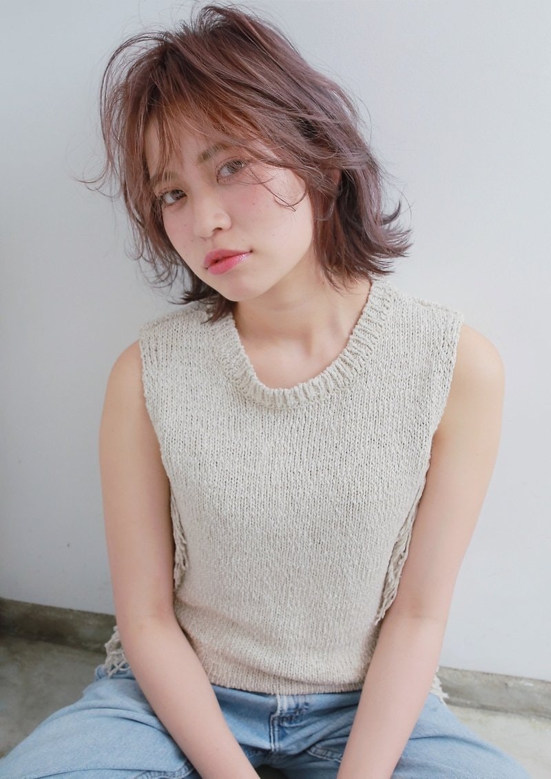 19年 ショート ウルフのコンビネーションで 女っぽさを格上げ 最旬おすすめヘアスタイル集 ホットペッパービューティーマガジン 19年 ショート ウルフのコンビネーションで 女っぽさを格上げ 最旬おすすめヘアスタイル集 ホットペッパービューティーマガジン