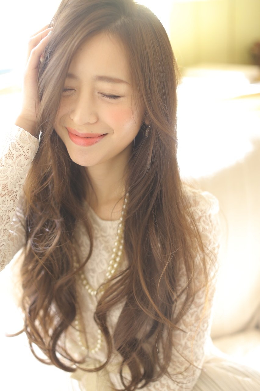 逆三角形フェイスはどんな髪型が似合う?絶妙バランスを実現する秘訣のサムネイル画像