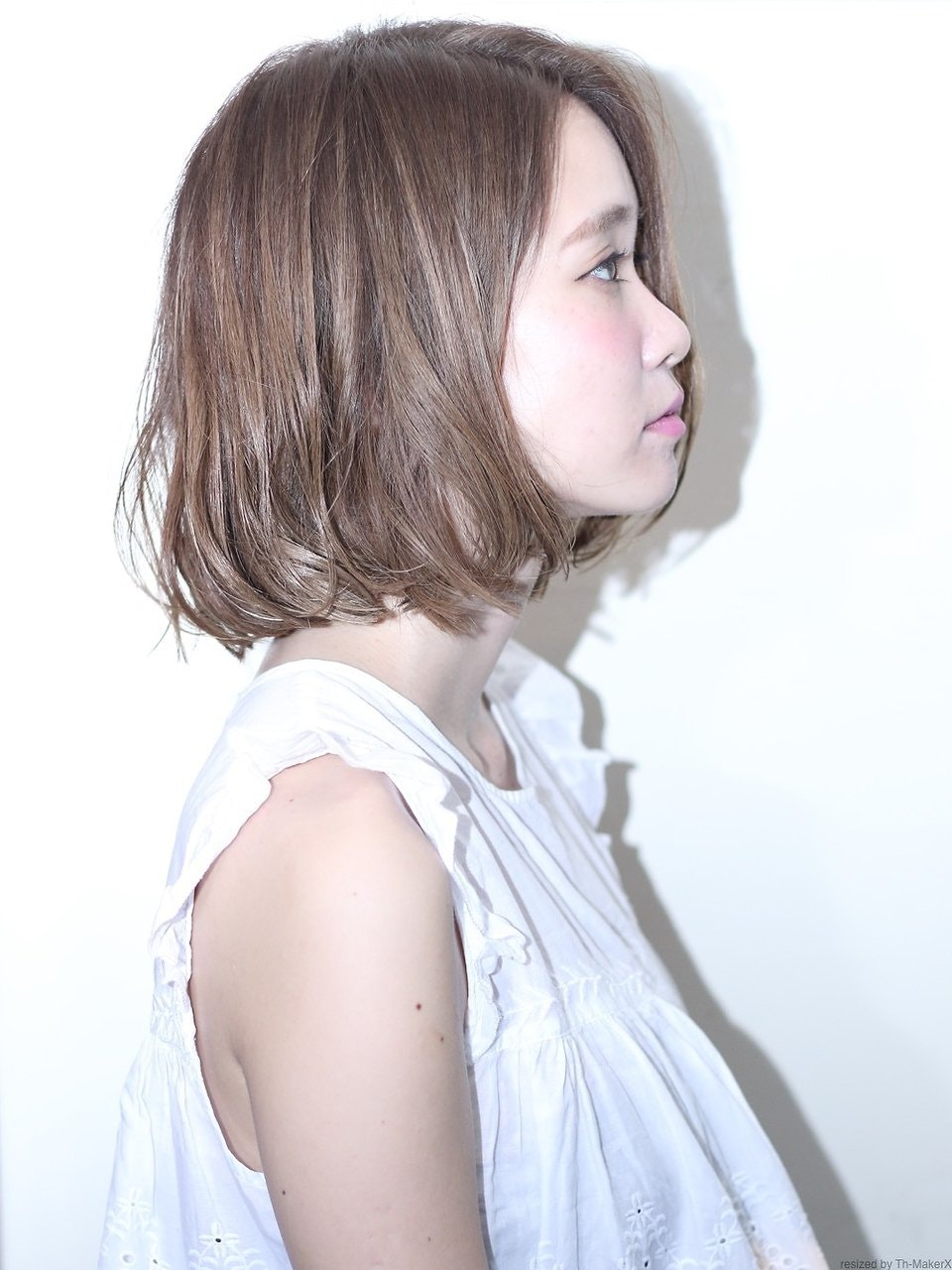 モデル気分なヘアスタイルはこれ 切りっぱなしの ブラントカット がお洒落上級者 ホットペッパービューティーマガジン