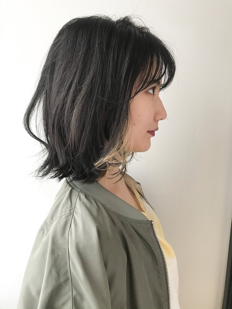 伸ばしかけのミディアムヘアがかわいく変身 ちょっとの工夫で生まれ変わるコツって ホットペッパービューティーマガジン 伸ばしかけのミディアムヘアがかわいく変身 ちょっとの工夫で生まれ変わるコツって ホットペッパービューティーマガジン