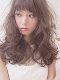 カールヘアで、セミロングをもっと可愛く♡ワンカールvsゆるふわカール、あなたはどっち派？