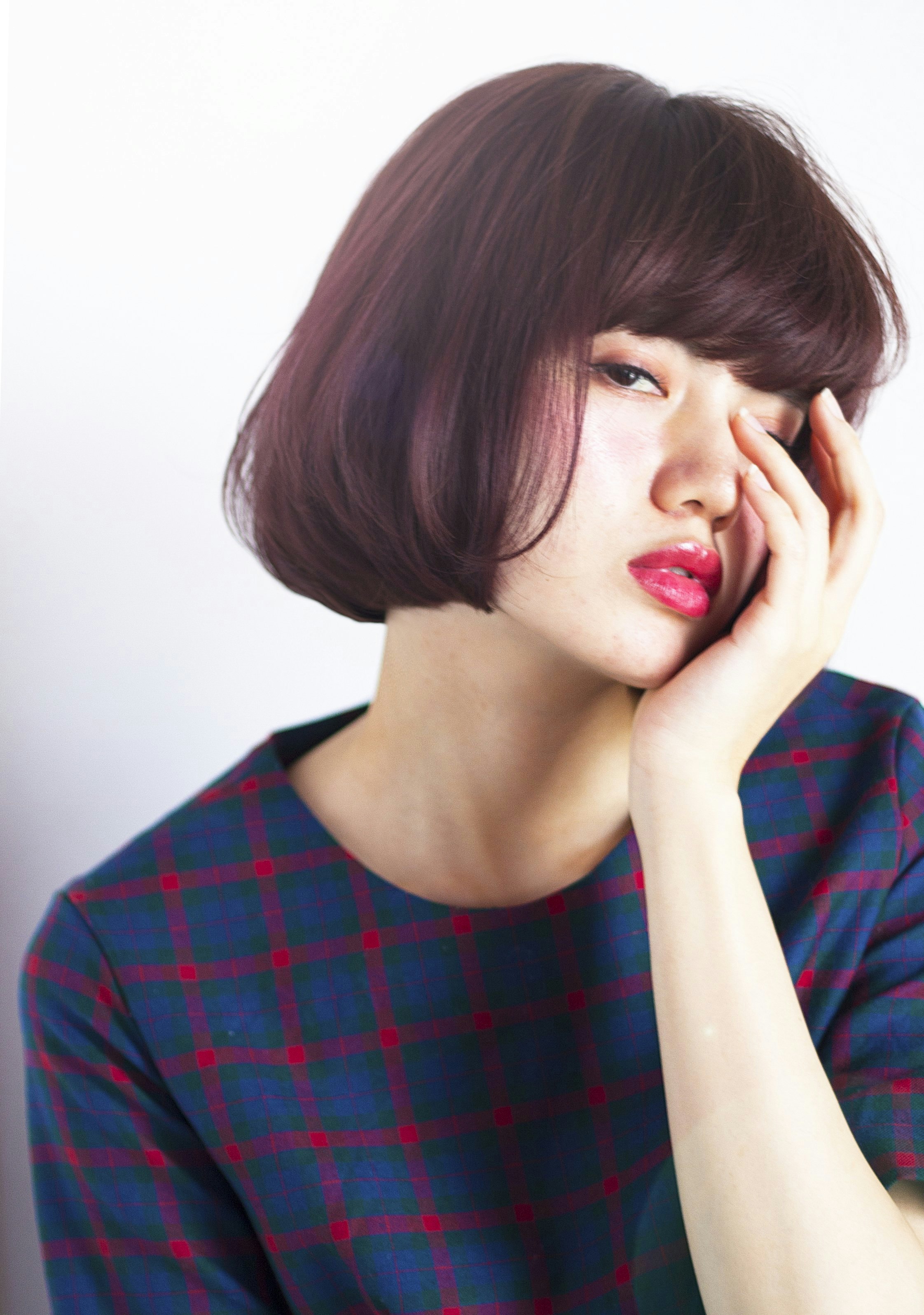 キーワードはクールビューティー!ボルドーで大人の色香を手に入れる♪のサムネイル画像