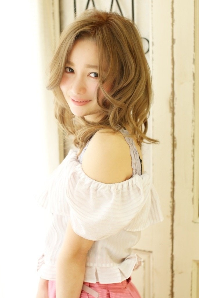 分け目を変えるだけでOK♪【ギザギザ×分け目】で、ゆるふわガールに変身してみない?のサムネイル画像