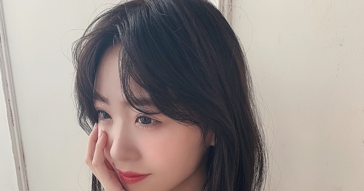 伸ばしかけ前髪とどう向き合う 今っぽ簡単スタイリングとアレンジ方法 ホットペッパービューティーマガジン 伸ばしかけ前髪とどう向き合う 今っぽ簡単スタイリングとアレンジ方法 ホットペッパービューティーマガジン