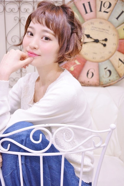 おしゃれな オン眉 の前髪を もっと楽しもう キュートな眉上バングが引き立つヘアアレンジ集 ホットペッパービューティーマガジン